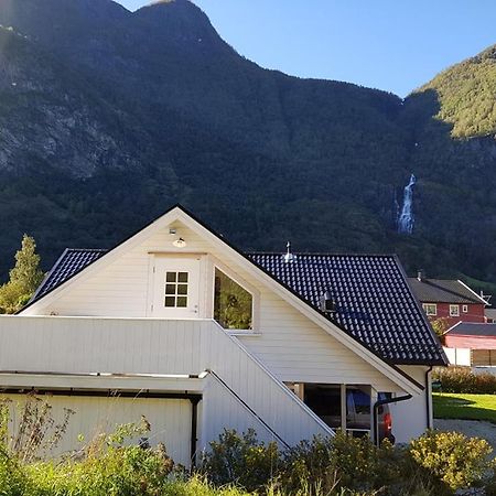 Bright And Cozy Apartment 1.5Km From City Centre Aurland Exterior photo